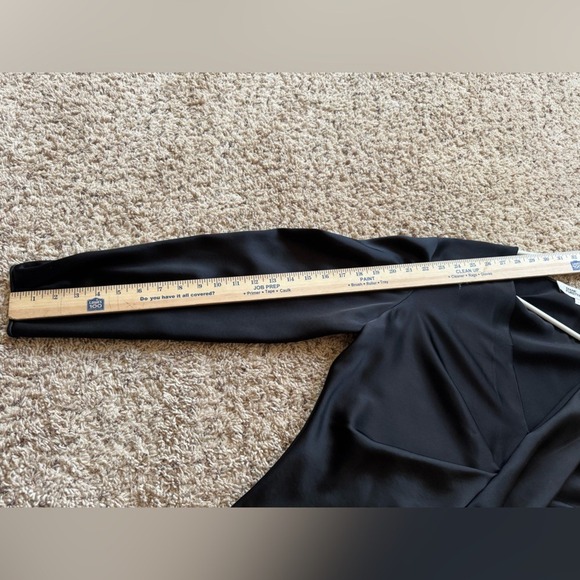 Diane Von Furstenberg Black Silky Draped Top, Large - Picture 12 of 12